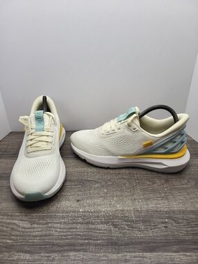 Kizik Athens 2 Shoes Sneakers Women's Size 8.5 Cream Hands Free